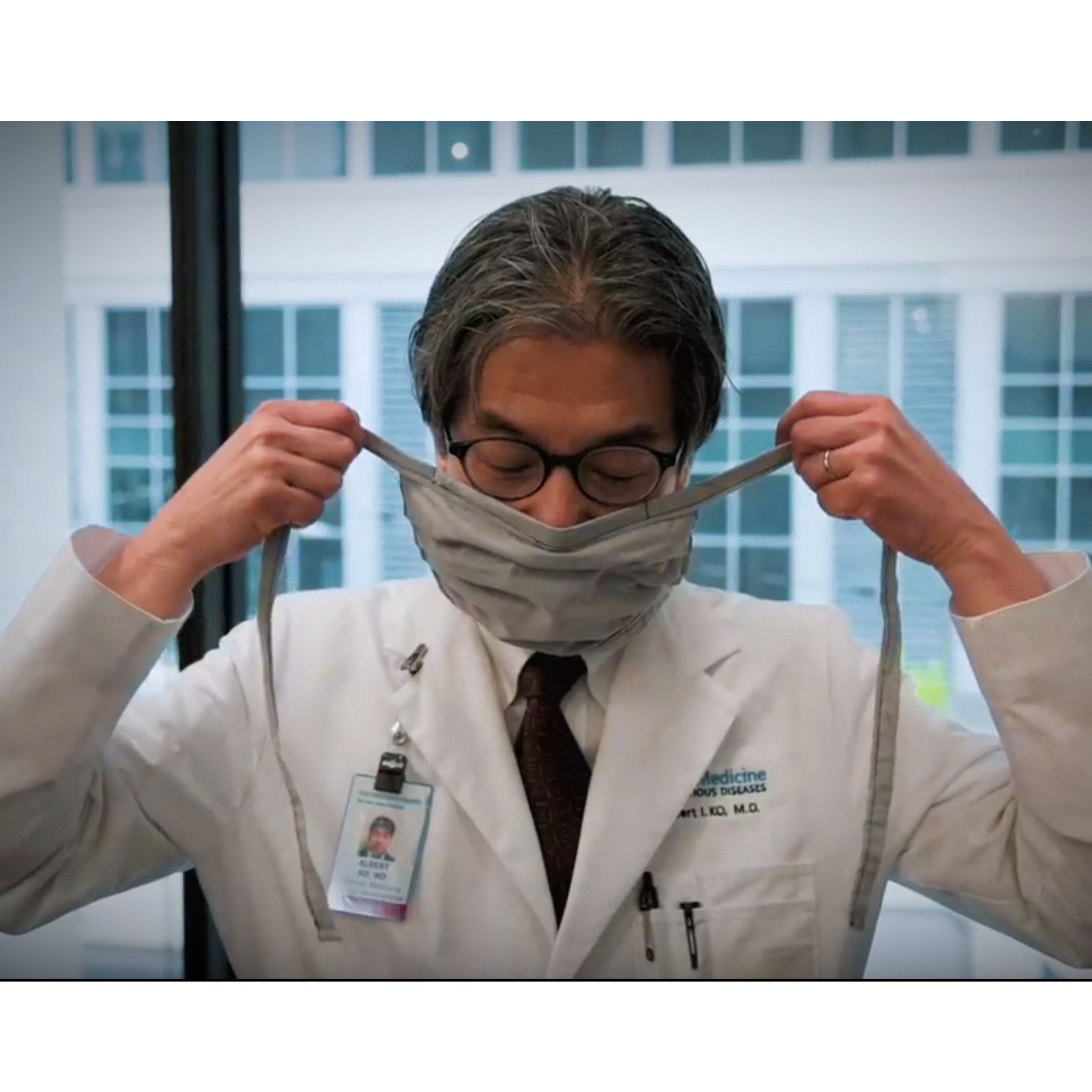 Covid doctor with mask
