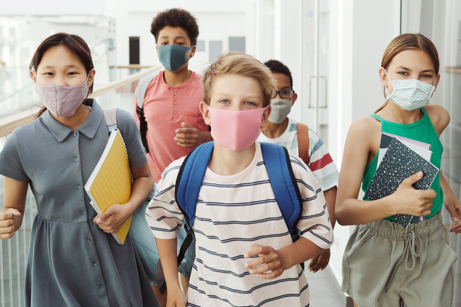 school kids with covid masks